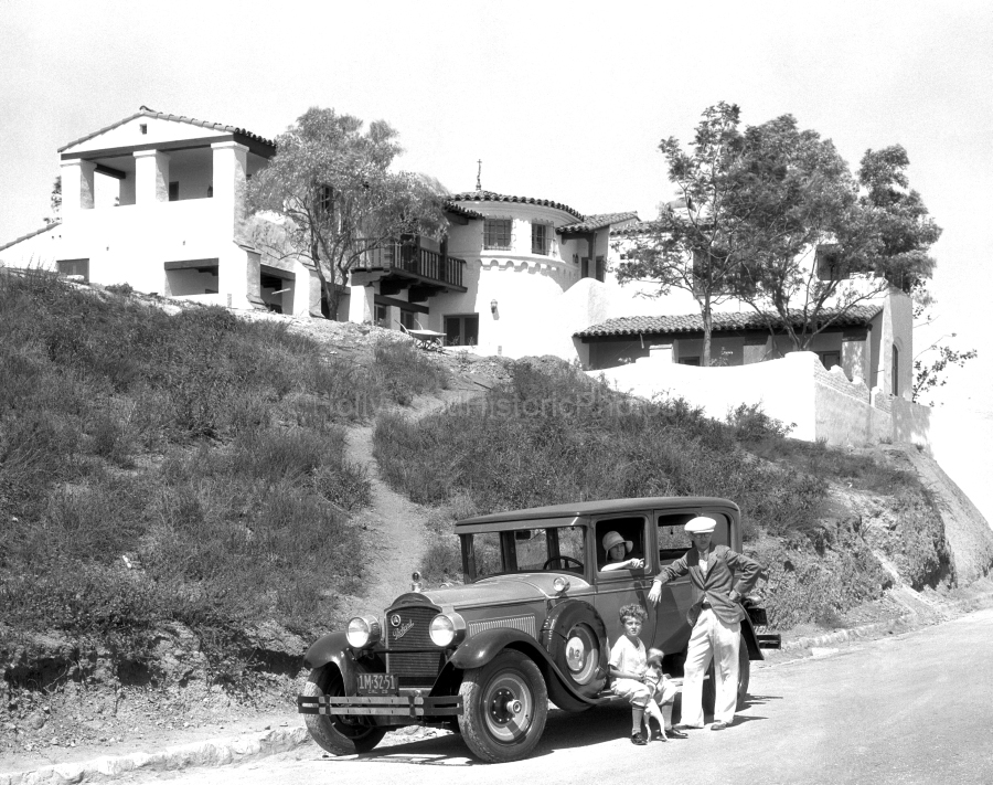 Brentwood Riviera 1929 2 WM.jpg